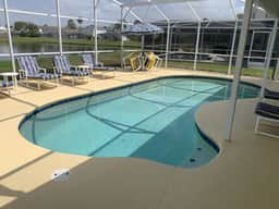 Oversized deck with fabulous lake view (329657) - Image 3
