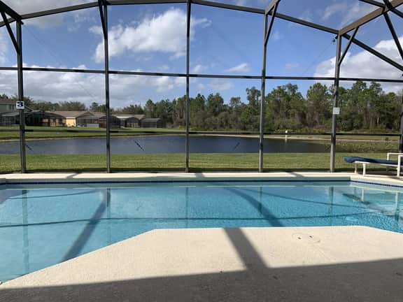 Cosy 4 bed villa overlooking a lake (329645) - Image 3