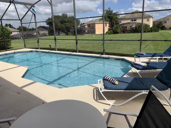 Beautiful 4 bed in prime location (329643) - Image 3