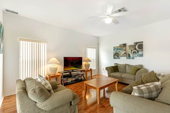 Beautiful 4 bed with conservation views (329653) - Image 3